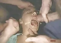 एक फुटबॉल प्रशंसक अपने पड़ोसी की पत्नी हिंदी सेक्सी फुल मूवी एचडी में को भूनता है।