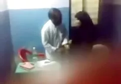 गोरा उसकी चूत को सेक्सी मूवी एचडी चोदता है।