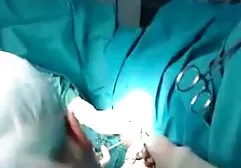 एक मनोवैज्ञानिक ने एक्स एक्स एक्स वीडियो एचडी मूवी एक छिपे हुए समलैंगिक को बहकाया।