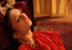 एक रोमांटिक सेटिंग में एचडी सेक्सी हिंदी मूवी निजी मौखिक अश्लील।