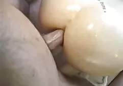 घुंघराले बालों वाले मुल्टो लड़के को सेक्स और सेक्सी फिल्म फुल एचडी में सेक्स से उत्तेजित करता है।