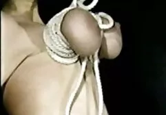 एक श्यामला सेक्सी हिंदी मूवी एचडी कास्टिंग पर blowjob।